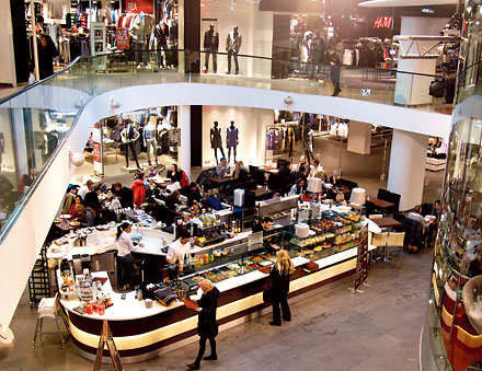 Interiör från en shopping-galleria